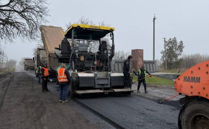 Будуємо дороги майбутнього Сучасна техніка, професійна команда, якісне покриття — крок за кроком до безпечного руху.